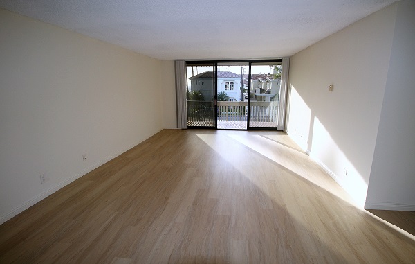 Huge Living room with Ocean View opening to a large balcony